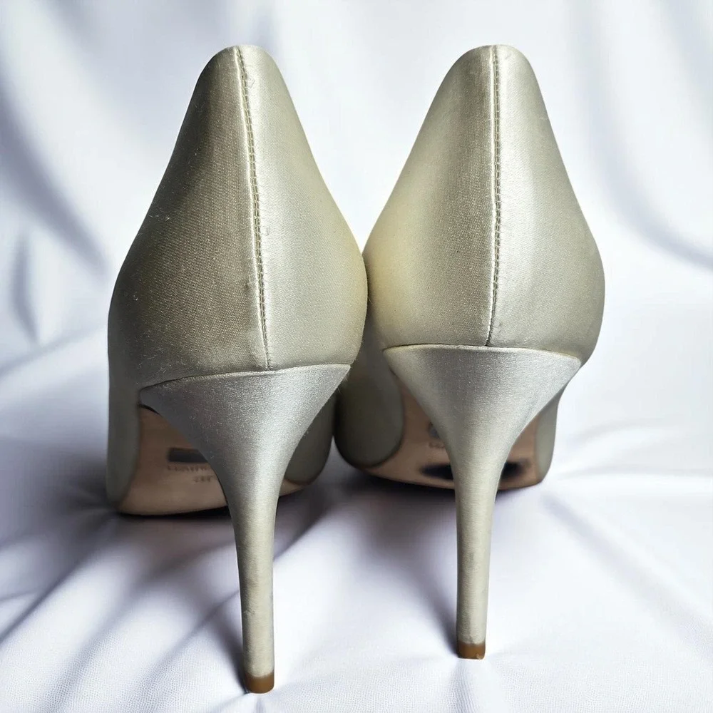 Badgley Mischka Peep Toe Heels Woman 8M Cream Rhinestone Embellished Pumps Shoes